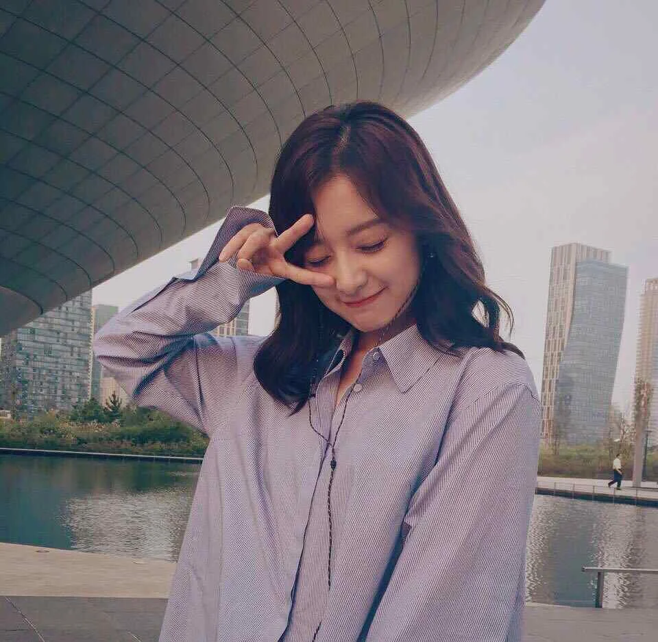 Kim Ji Won - kim-ji-won-sexy-27.webp